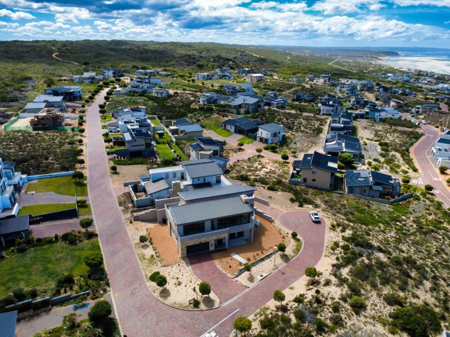 5 Bedroom Property for Sale in Stilbaai Oos Western Cape